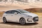 V roce 2009 Citroën oživil označení DS, pod nímž začal nabízet luxusněji pojaté automobilky. Nejprve malý hatchback a kabriolet DS3, později také kompakt DS4 a hatchback DS5. Z počátku se jednalo jen o další modely Citroën, před pár lety ale dvojitý šíp vytvořil samostatnou automobilku DS.