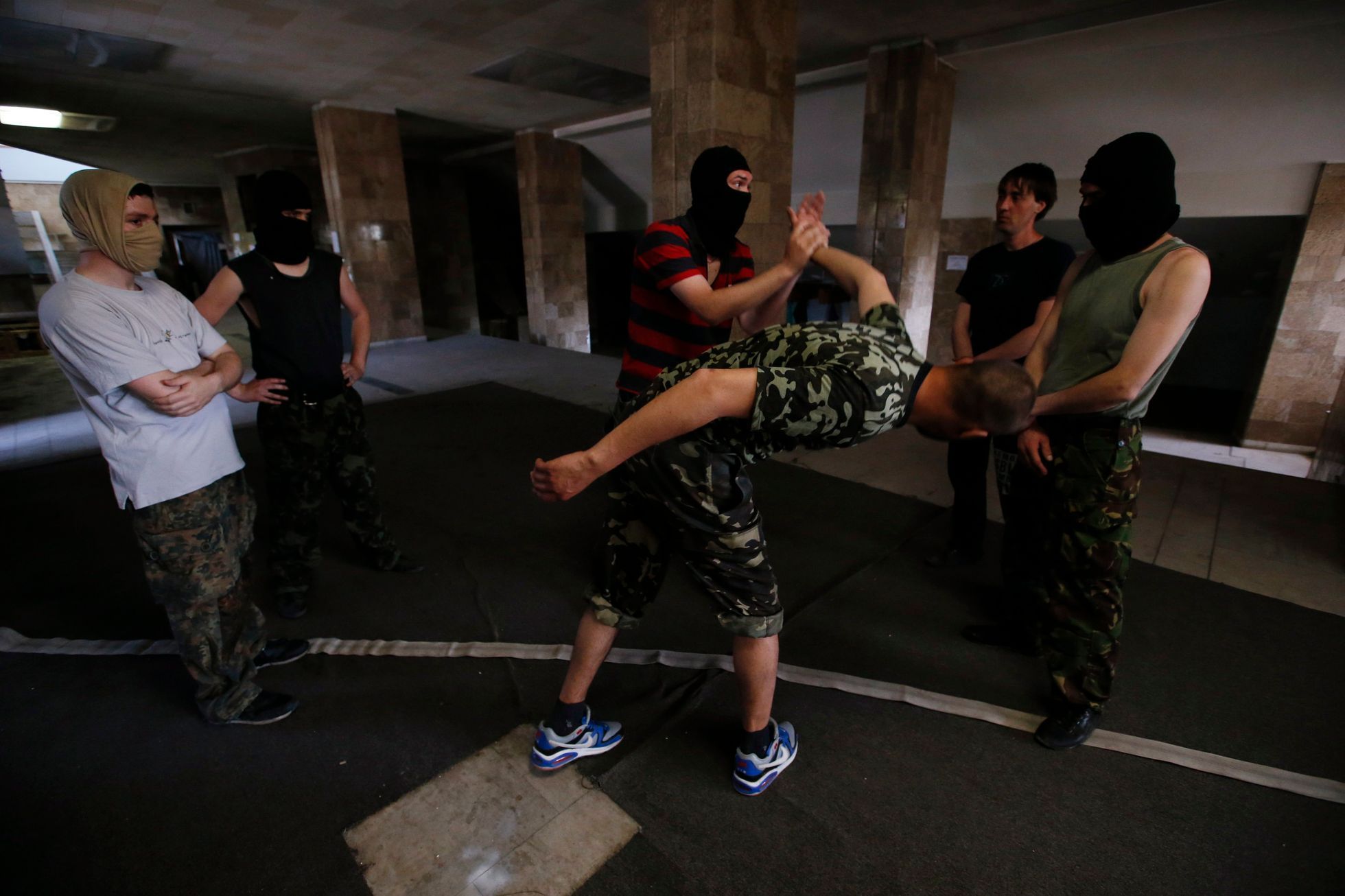 Ukrajina - Doněck - separatisté - ozbrojenci - výcvik