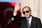 Erdoganovi se nezdá prohra jeho strany v Istanbulu. Ve městě žádá opakování voleb
