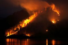 Na Sibiři už hoří plocha velká jako čtvrtina Česka, dým se šíří do dalších oblastí