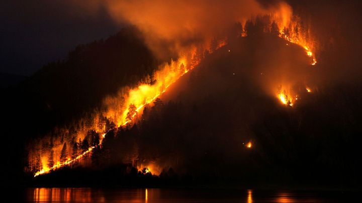 Na Sibiři už hoří plocha velká jako čtvrtina Česka, dým se šíří do dalších oblastí