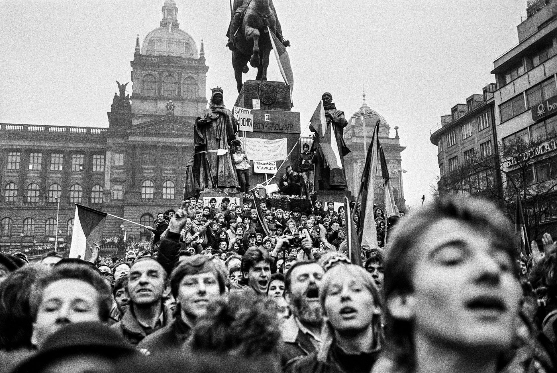 Революции в центральной и восточной европы. Бархатные революции 1989. Революция в Чехии 1989. Революция в Чехословакии 1989. Бархатные революции 1989-1990 гг в Восточной Европе.