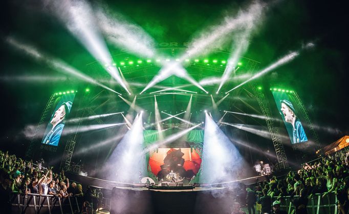 Vystoupení kapely Fall Out Boy na loňském ročníku Rock for People.