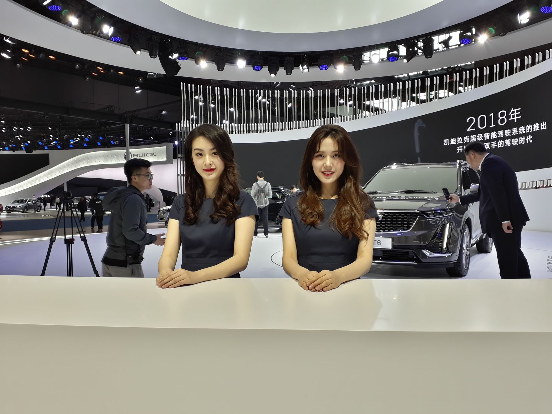 Hostesky z autosalonu v Šanghaji