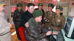 Vůdce KLDR Kim Čong-un na inspekci severokorejské armády.