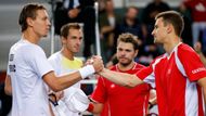 Jen třídenní zápas na předloňském Wimbledonu mezi Američanem Johnem Isnerem a Francouzem Nicolasem Mahutem (70:68 v pátém setu) trval déle - celkem 11 hodin a pět minut.