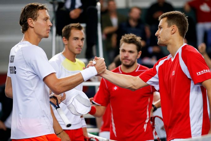 Tomáš Berdych a Lukáš Rosol v nejdelším zápase Davis Cupu (soupeři byli v roce 2013 Švýcaři Chiudinelli s Wawrinkou)