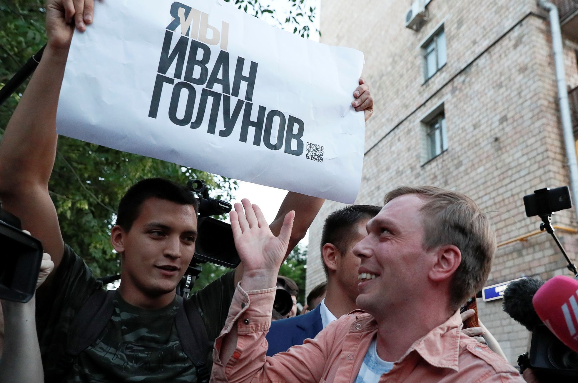 Ruský novinář Ivan Golunov poté, co byl propuštěn na svobodu.