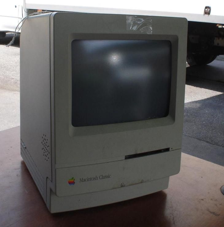 Počítač MACINTOSH CLASSIC 1990-1992