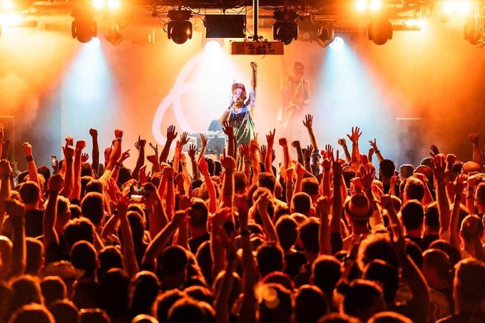 Australský hudebník Dub FX.