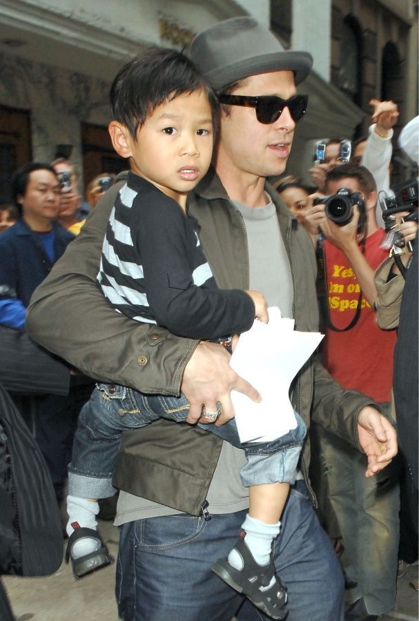 Brad Pitt se synem Paxem