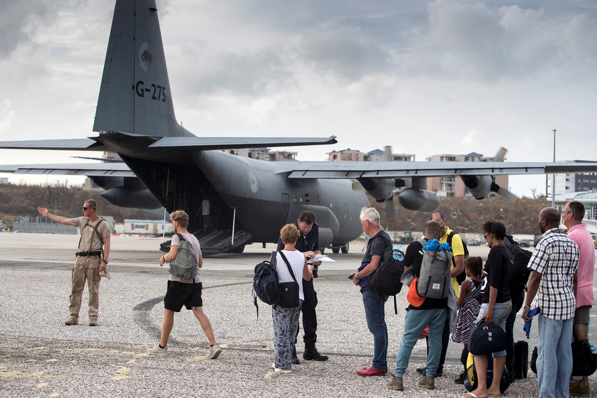 Nizozemské letadlo evakuuje oběti hurikánu Irma z ostrava Sv. Martin