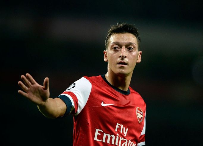 Mesut Özil z Arsenalu v anglické Premier League