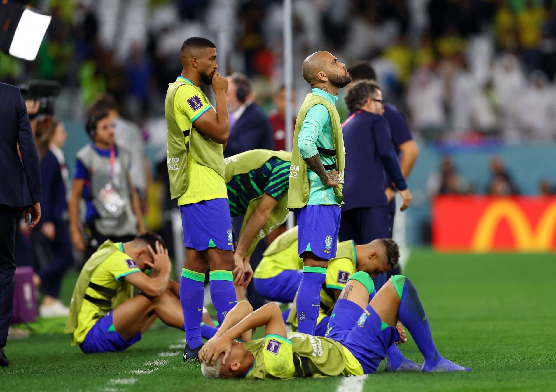 Smutní Brazilci po porážce ve čtvrtfinále MS 2022 Chorvatsko - Brazílie