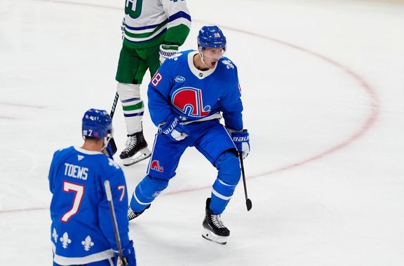 Nečas ve speciálním dresu Quebec Nordiques. Avalanche tak letos vzdali hold místu, kde sídlili před stěhováním do Colorada.