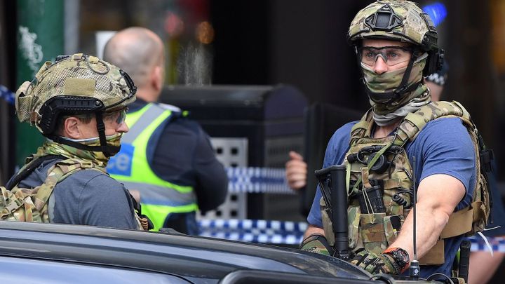 Při dalším útoku nedaleko Sydney muž v kostele pobodal několik lidí; Zdroj foto: Reuters