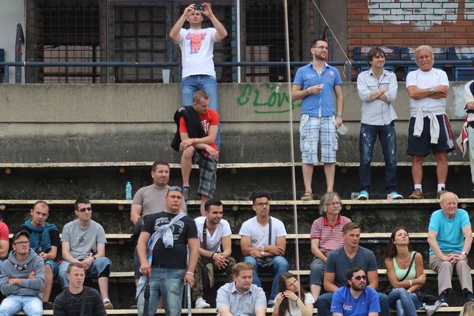 Petr Švancara se v sobotu rozloučil na legendárním fotbalovém stadionu Za Lužánkami se svojí kariérou. Na exhibici dorazily desetitisíce lidí.