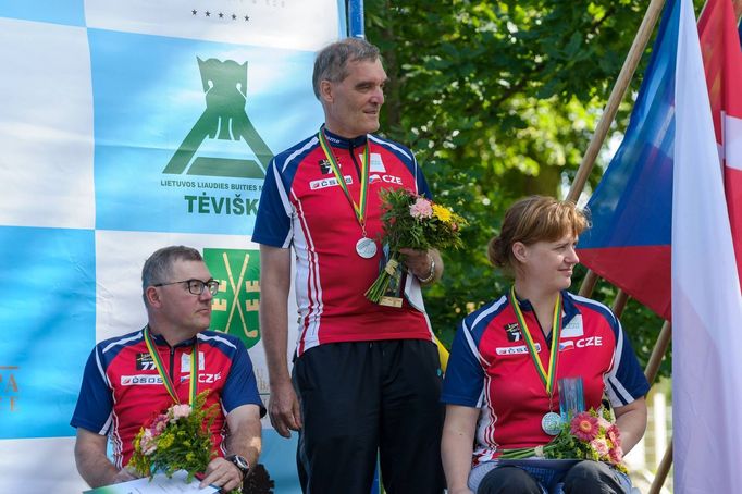 Česká stříbrná štafeta ve složení Miroslav Špidlen, Pavel Dudík a Jana Kosťová.