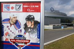 NHL zanechala v Praze odlesk své slávy. Má se vrátit?
