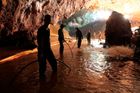 Britský jeskyňář zažaloval Muska pro pomluvu, miliardář ho označil za pedofila