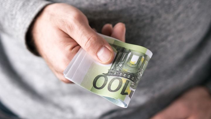 Podvodník vymámil z ženy přes milion korun. Tvrdil jí, že je námořní inženýr z Norska