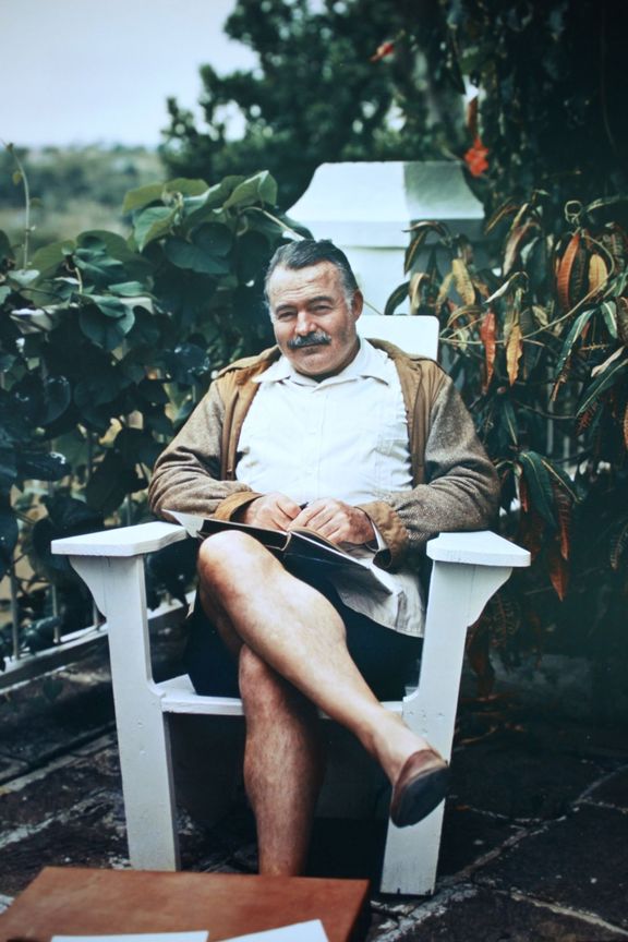 Ernest Hemingway na Kubě roku 1948.