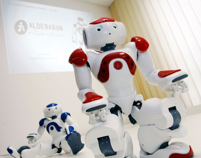 Na Technické univerzitě v Košicích představil 30. ledna francouzský výrobce Aldebaran humanoidního robota NAO, který by se v budoucnosti mohl stát pomocníkem v domácnosti