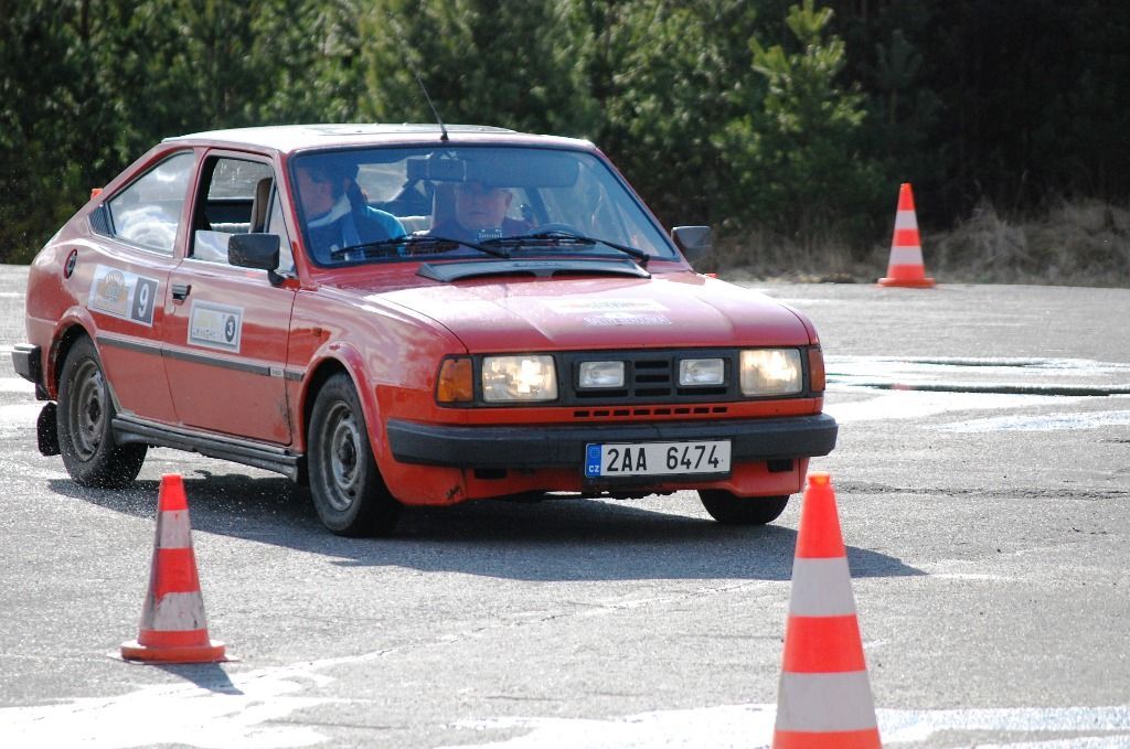 Zimní veteránská rally na Kokořínsku