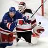 Stepan slaví gól v zápase NY Rangers - New Jersey Devils