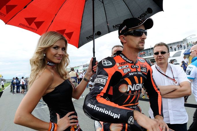 Colin Edwards patří ke starší generaci jezdců, v letech 2000 a 2002 byla šampionem MS superbiků a v MotoGP byl 12krát na stupních vítězů.