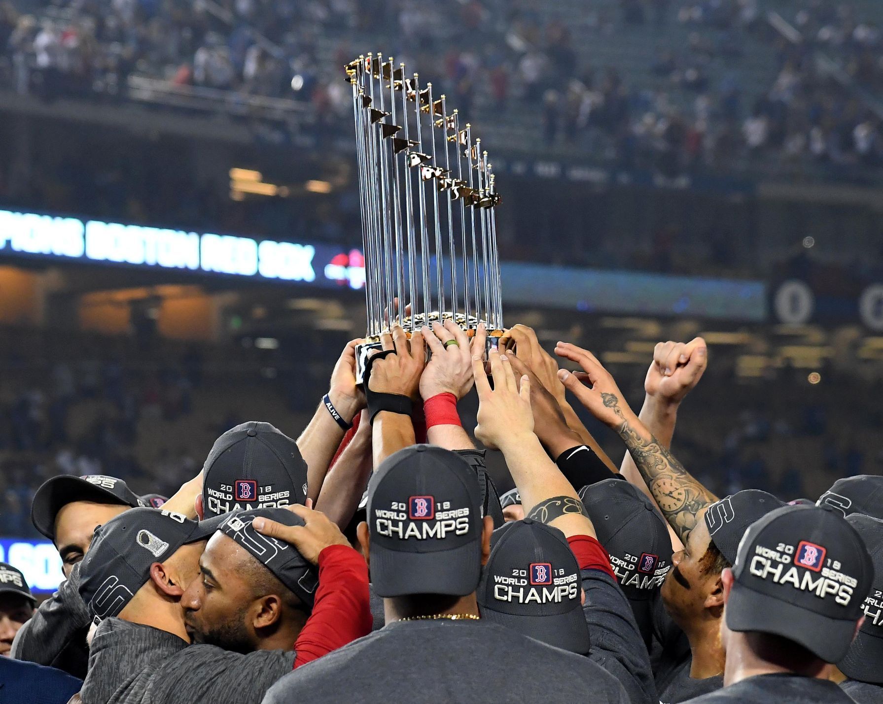 Baseballisté Bostonu s trofejí pro vítěze Světové série