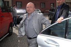 Konec mlžení. Exministr Barták míří za Johnem na vnitro