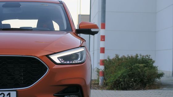 To jsou auta českých rodin. Za vlastní peníze si kupují nečekané modely