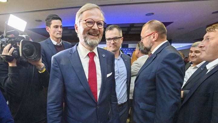 Premiér Fiala a otazník nad Piráty. Rýsují se první obrysy vlády vítězných koalic; Zdroj foto: ČTK