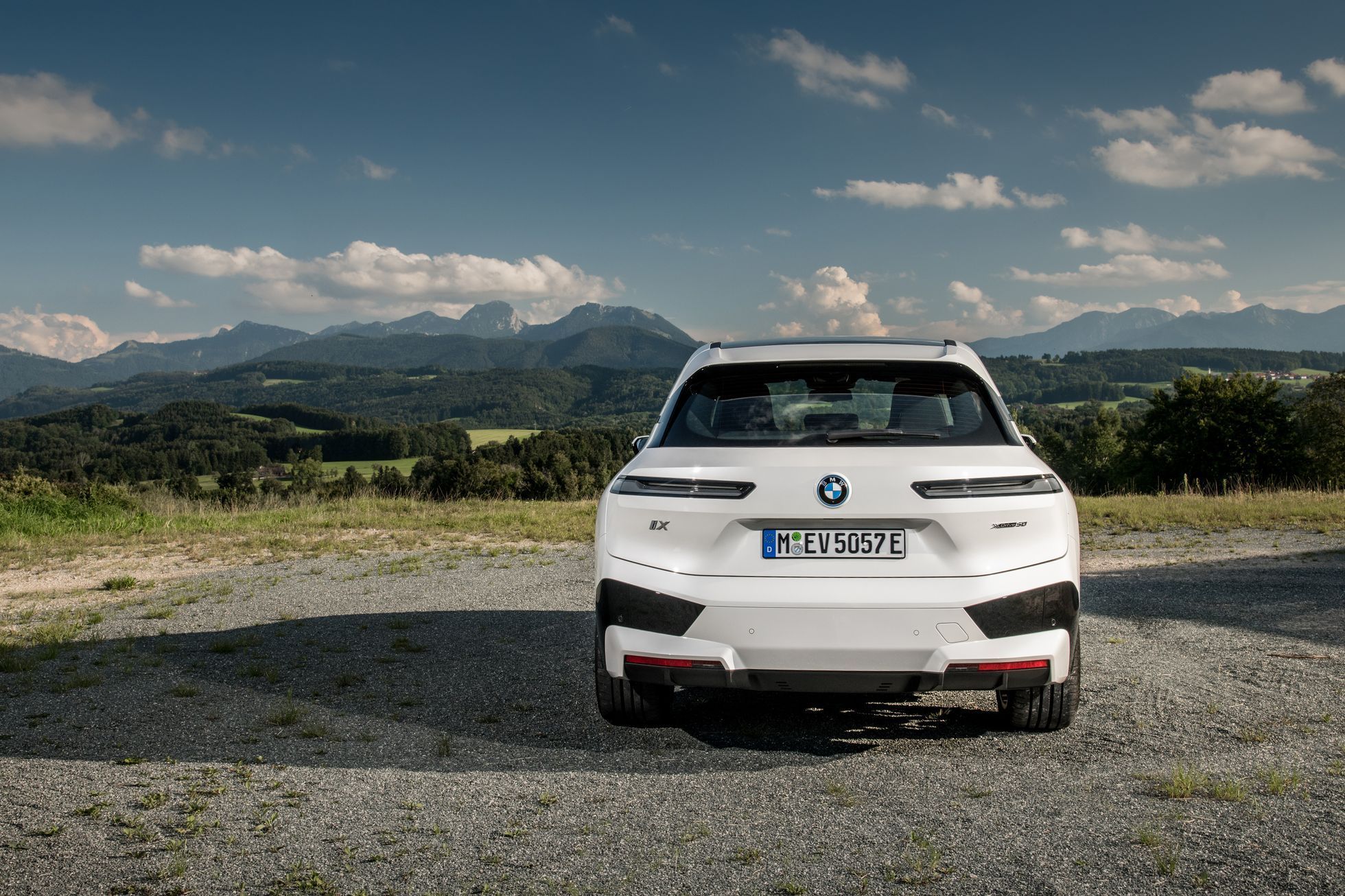 BMW iX