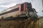 Na Šumpersku se srazil kamion s nákladním vlakem