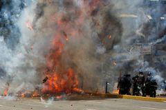 Ve venezuelském klubu zemřelo nejméně 17 lidí. Udusili se slzným plynem