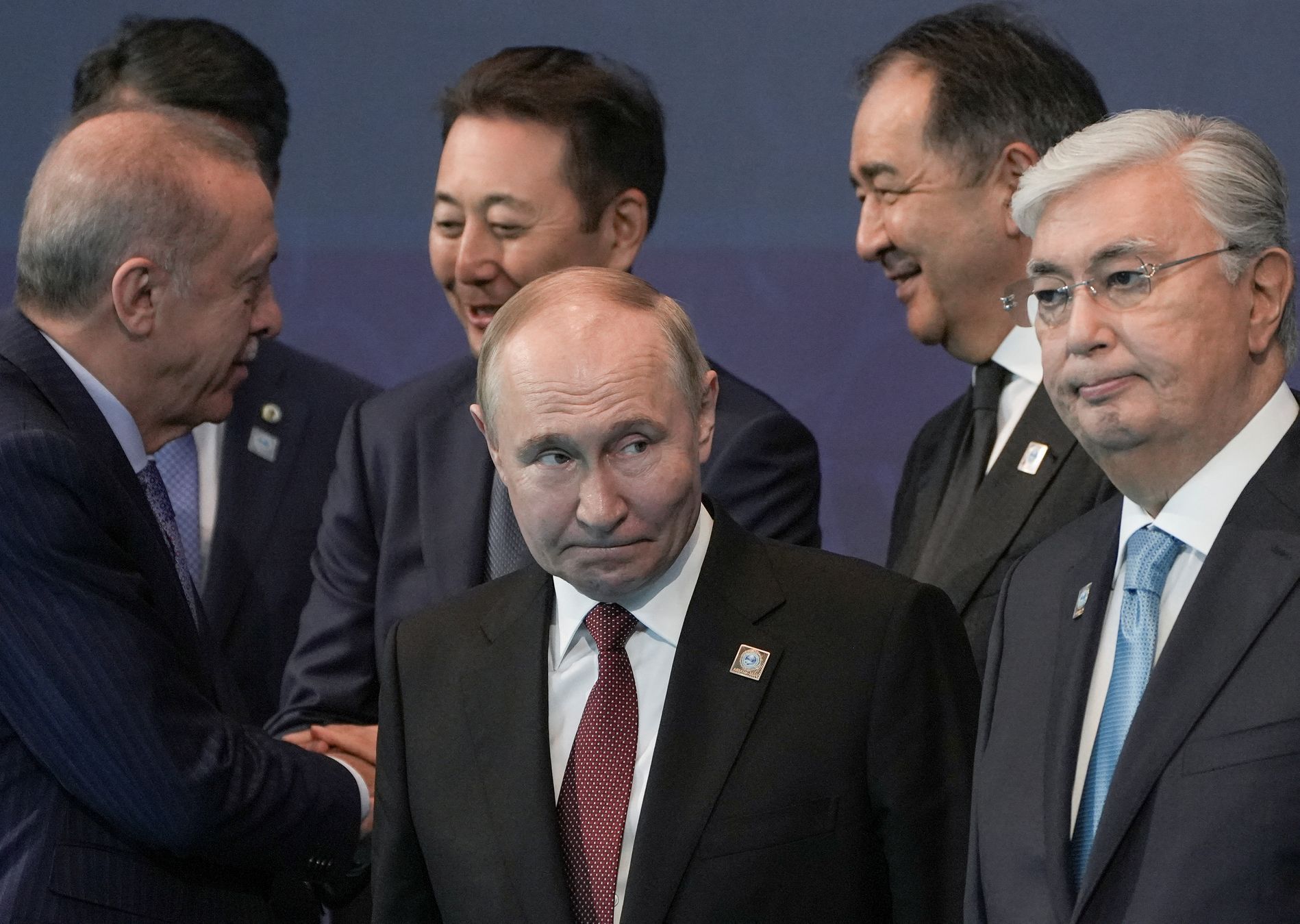 Vladimir Putin a další státníci na summitu v kazašské Astaně