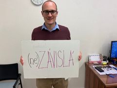 Dětský psychiatr David Kolouch byl hostem v podcastu (ne!)ZÁVISLÁ.