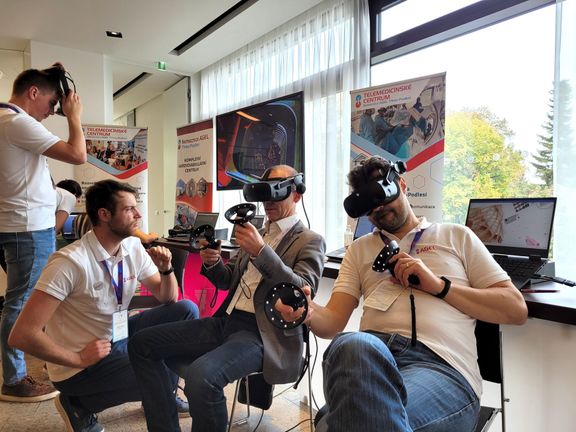 Velký ohlas měla na Sympoziu AGEL 2022 novinka v podobě virtuální a robotické sekce