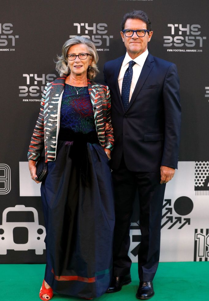 fotbal, galavečer FIFA 2018, Fabio Capello a Laura Ghisiová