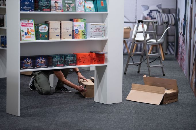 Pohled na stánek mnichovského nakladatelství.