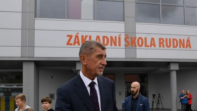Naučte se počítat dobře počítat, bude se vám to hodit. Andrej Babiš při otevření nové budovy Základní školy v Rudné (2. září 2019).