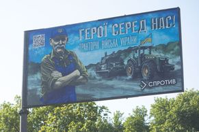 Obrazem: "Milujeme HIMARS, zvítězíme." Válečné billboardy burcují Ukrajince
