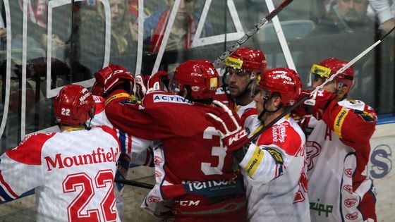 FOTO Úspěšný obrat Slavie. Bez Červenky i bez fanoušků