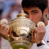 Carlos Alcaraz slaví vítězství ve finále Wimbledonu 2023