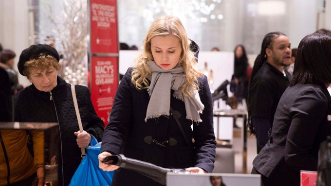 Obchodní dům Macy's v New Yorku nabízí hlavně módu a doplňky.