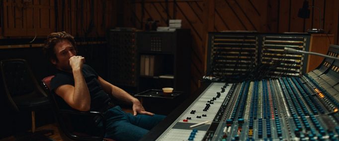 Jeremy Allen White jako Bruce Springsteen ve filmu Springsteen: Vysvoboď mě z neznáma.