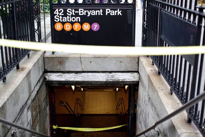 Vůbec poprvé ve své historii New York zcela zastavil hromadnou městskou dopravu i metro. Výluka začala v sobotu v 18:00 našeho času.