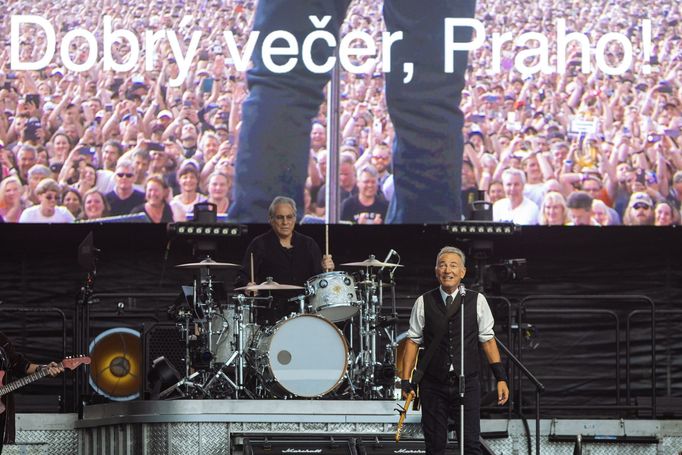 Americký rockový písničkář Bruce Springsteen vystoupil v neděli 15. května v pražských Letňanech.